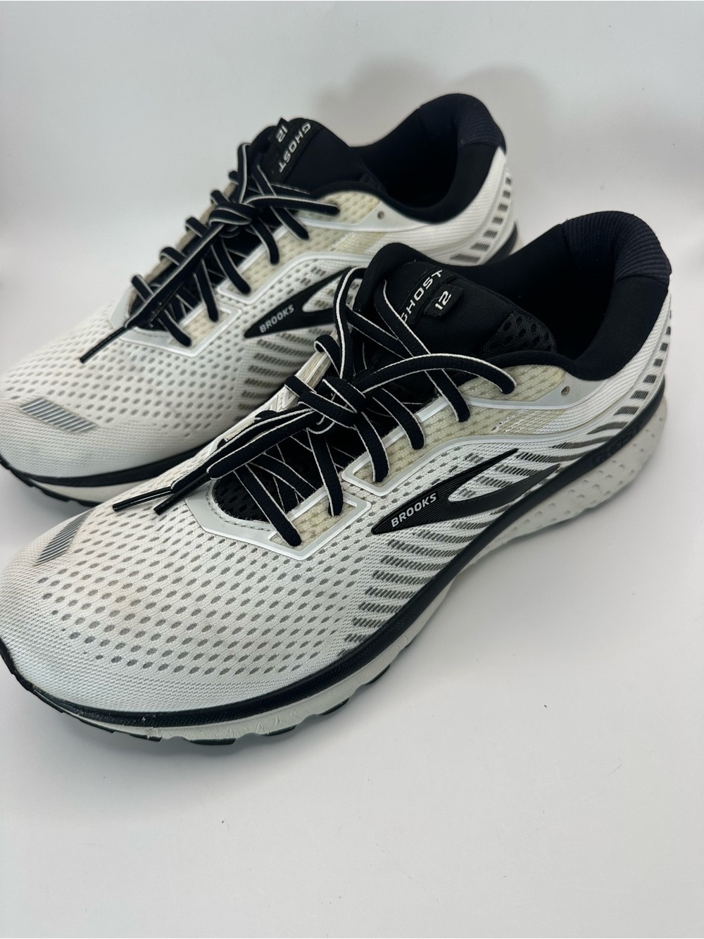 Brooks Ghost 12 White Black Men's size 12.Running Sneakers 1103161D175